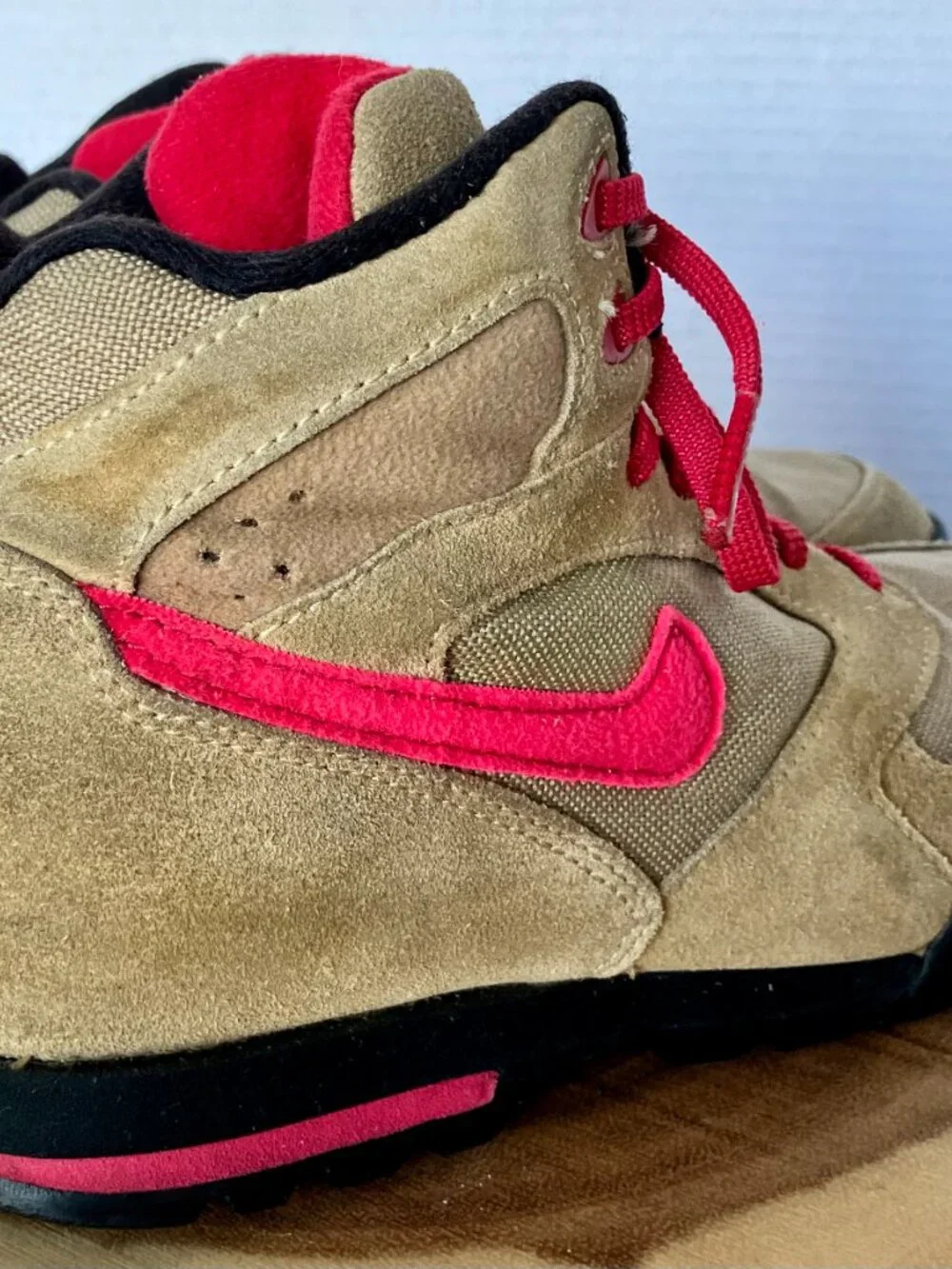 Vintage 90s CALDERA hiking boots size 7.5